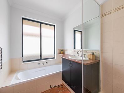 Room/5  13 Champlain Road, Secret Harbour WA 6173