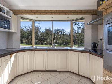 4 Correas Street, North Yunderup WA 6208