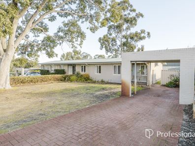 33 Rochford Way, Girrawheen WA 6064