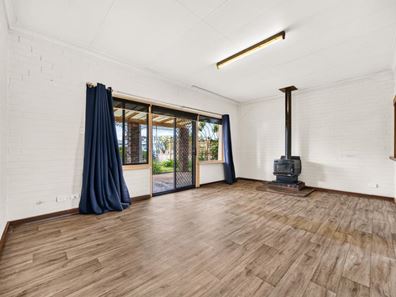 8 Earl Street, Wannanup WA 6210