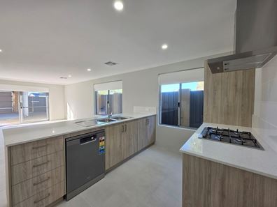 20 Claise Lane, Coodanup WA 6210
