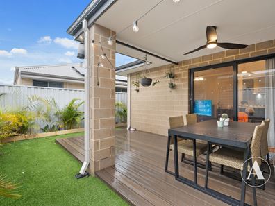 5 Calvera Gardens, Piara Waters WA 6112