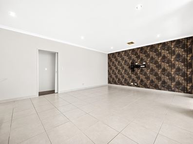 8 Medinah Street, Meadow Springs WA 6210