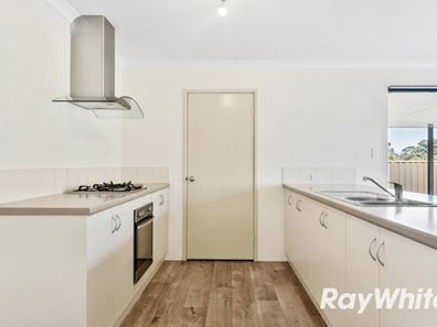 18 Menna Brace, Greenfields WA 6210