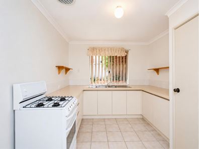 2/2 Raleigh Road, Bayswater WA 6053