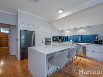 33 Broadmoor Green, Currambine WA 6028