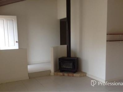 6 McLernon Place, South Lake WA 6164