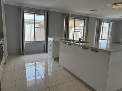 3 Fairy Way, Dudley Park WA 6210