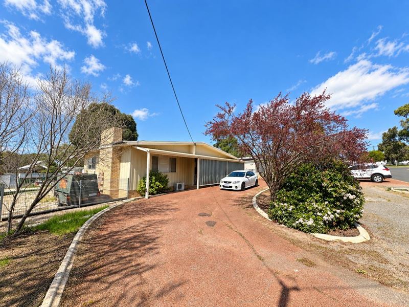 3 Sydney Hall Way, Narrogin WA 6312