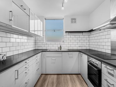 98/16 Leeder Street, Glendalough WA 6016