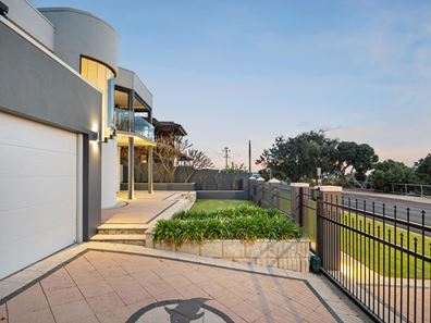 22 Hocking Parade, Sorrento WA 6020