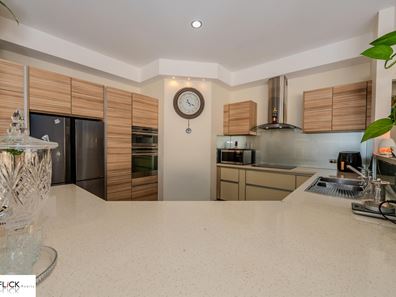 16 Oleander Way, Kallaroo WA 6025