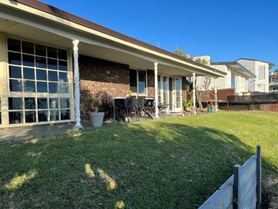 122 West Coast Dr, Sorrento WA 6020