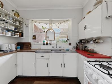 28 Oswald Street, Coolbellup WA 6163