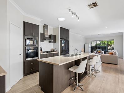 11 Birmingham Way, Darch WA 6065