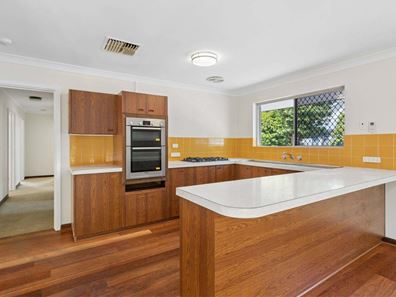 13 Banksiadale Road, Dwellingup WA 6213