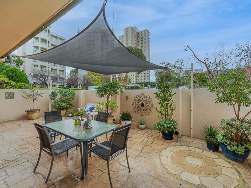 2/3 Darley Street, South Perth