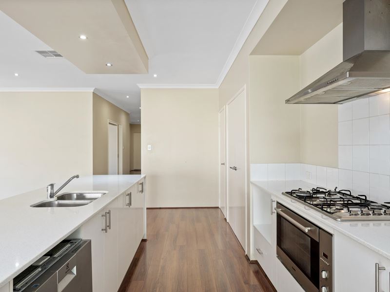 73 Waterfoot Loop, Canning Vale WA 6155