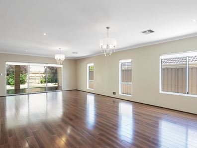 73 Waterfoot Loop, Canning Vale WA 6155