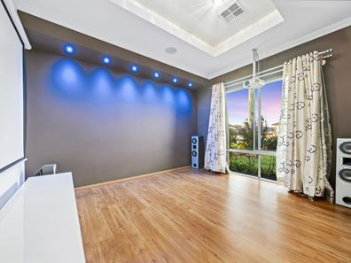 389 Woollcott Avenue, Brabham WA 6055