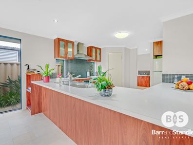 19 Greenough Place, Millbridge WA 6232