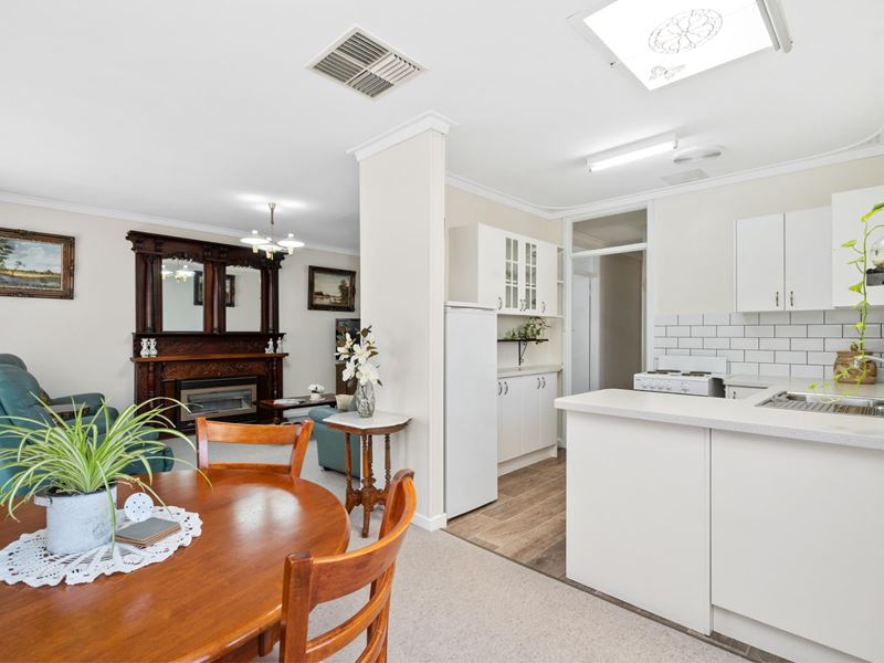 27 Merrifield Avenue, Kelmscott