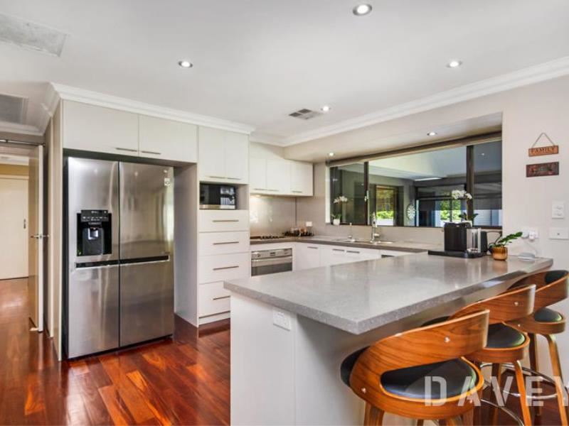 10 Macaulay Avenue, Duncraig