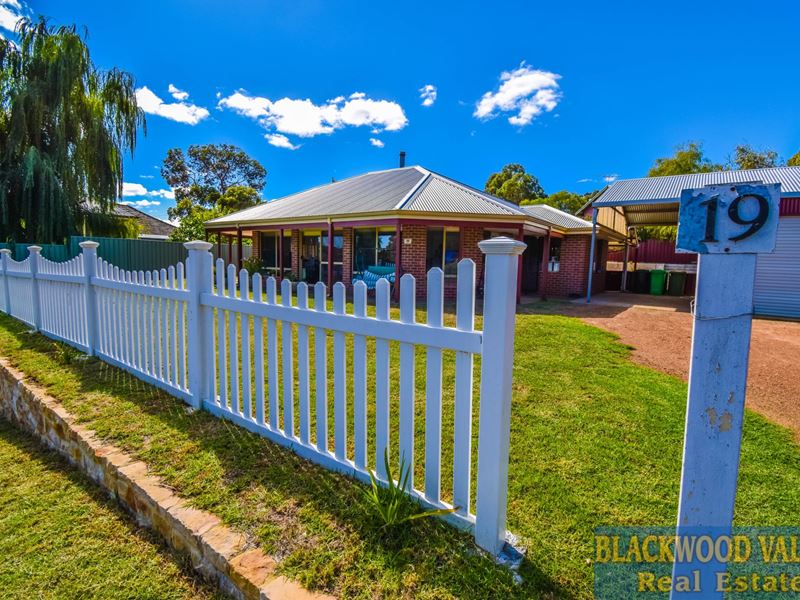 19 Dearle Street, Balingup