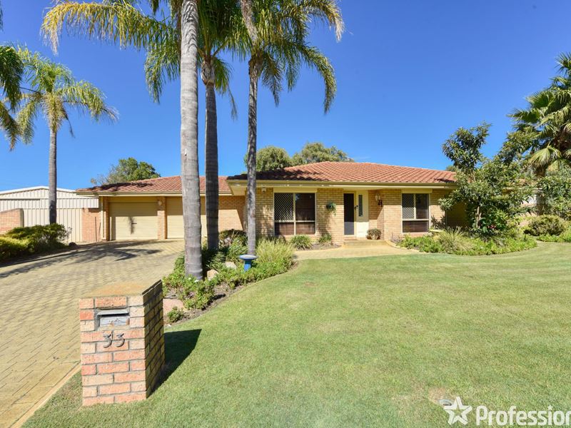 33 Castlereagh Circle, Port Kennedy WA 6172