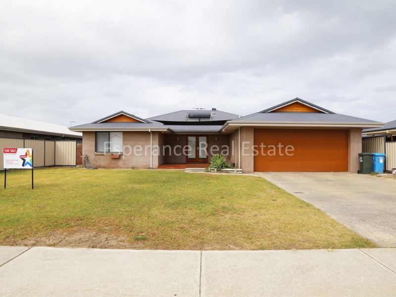 12 Lyon Parade, Castletown