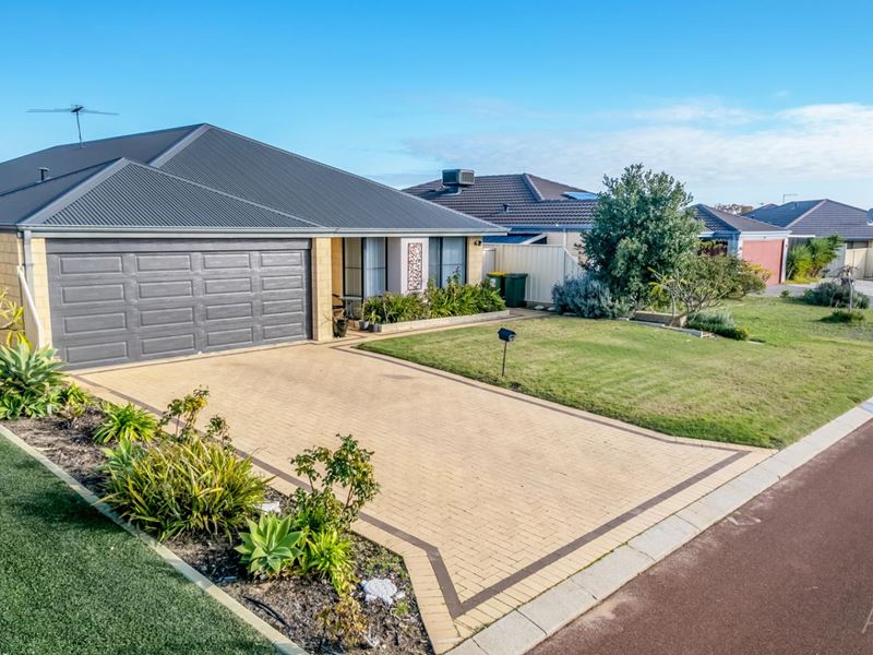 21 Highcliffe Circle, Lakelands