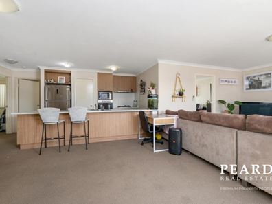 10/11 Serls Street, Armadale WA 6112