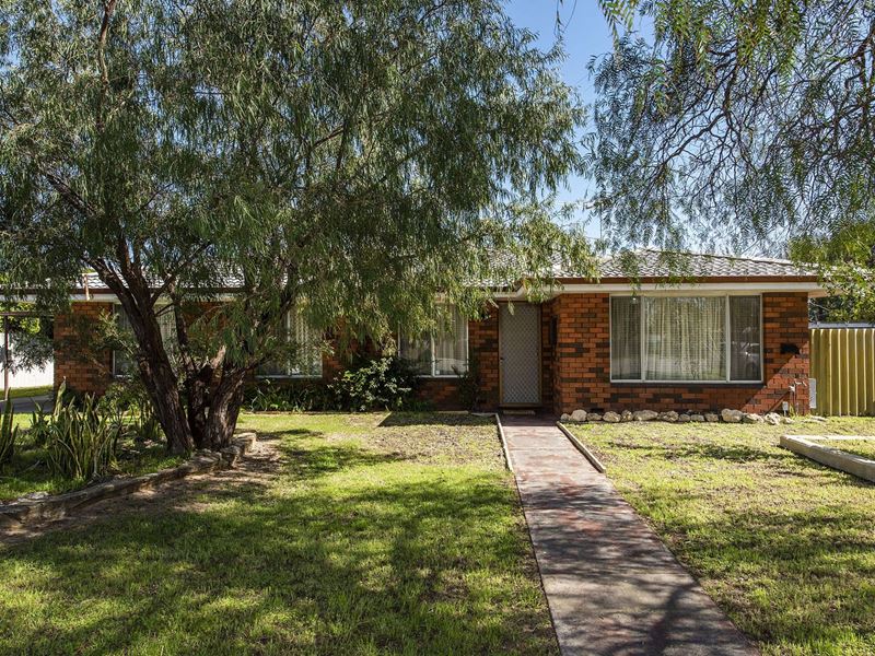 11 Peron Close, Cooloongup WA 6168