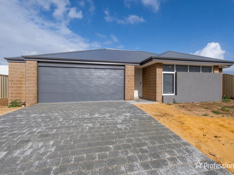 4 Cane Road, Greenfields