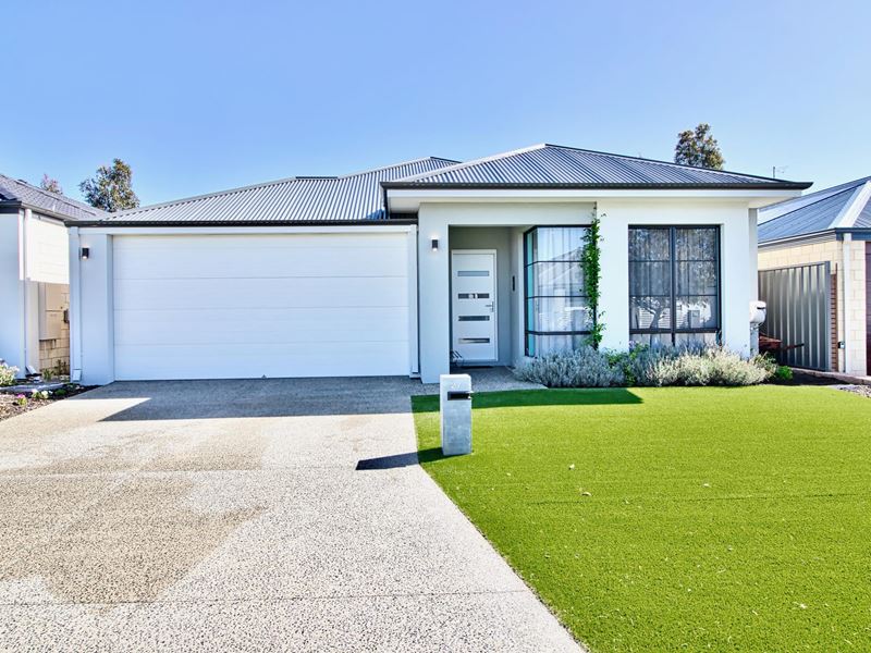 27 Torridge Approach, Piara Waters
