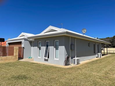 18 Gillam Drive, Dongara WA 6525