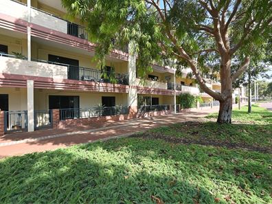 4/18 Kingsbury Road, Joondalup WA 6027