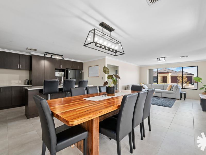 12 Varazze Way, Piara Waters