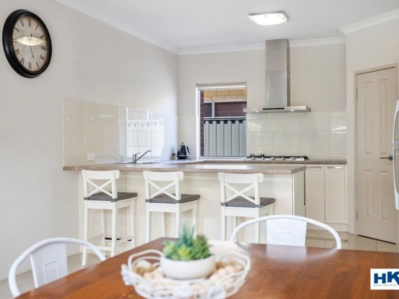 13 Hillbrook Approach, Caversham