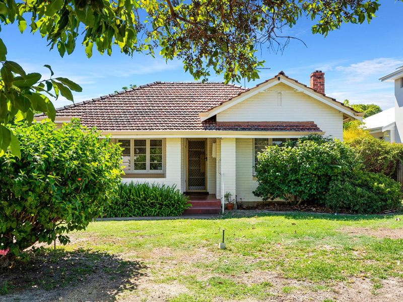 24 Henning Crescent, Manning WA 6152