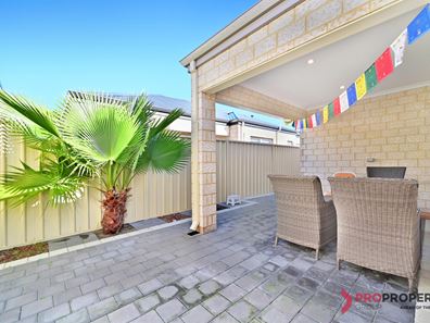 2/6 Canterbury Court, Nollamara WA 6061