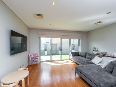 5/4 Rotherfield Road, Westminster WA 6061