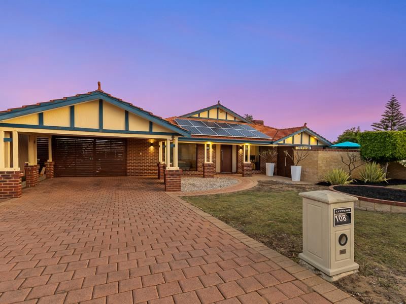 108 Glencoe Loop, Kinross