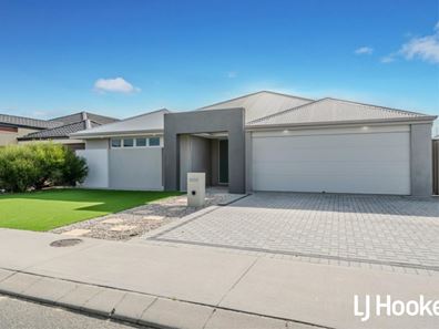 11 Varazze Way, Piara Waters WA 6112