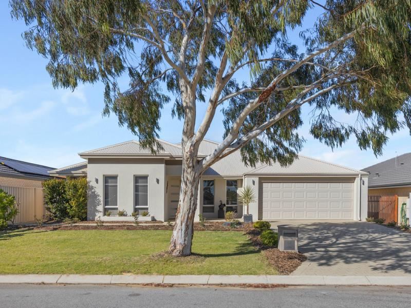 54 Liriope Parkway, Sinagra