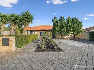 15 Promontory Parade, Ballajura WA 6066