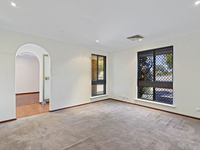 19 Findlay Road, Leeming WA 6149