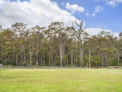 8 McDermott Parade, Witchcliffe WA 6286