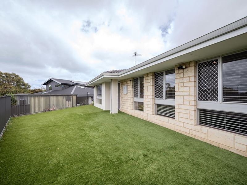 3 Ensign Way, Beldon WA 6027