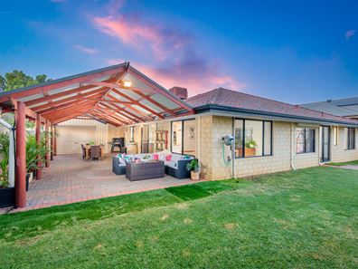 16 Valentine Road, Kelmscott WA 6111